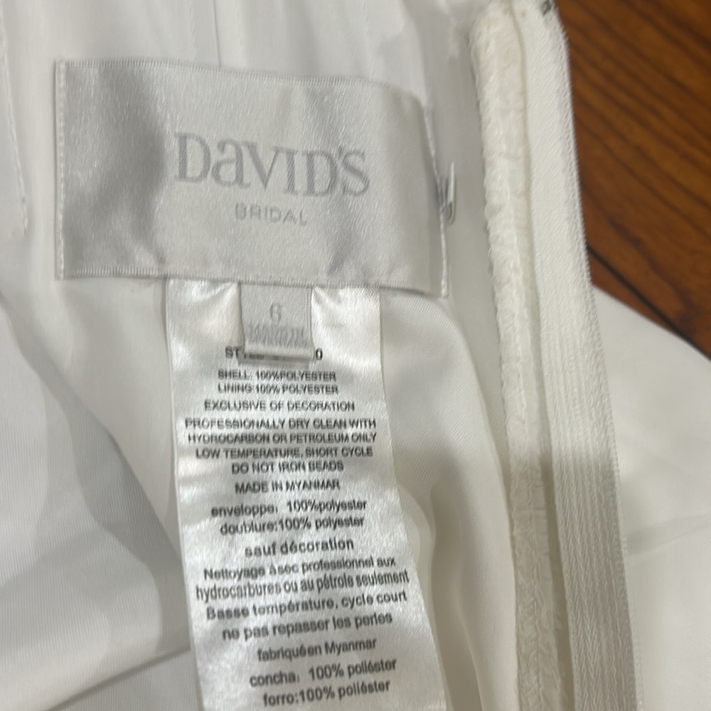 David’s Bridal - Brand New Wedding Gown - Size 6 CG - Picture 6 of 11